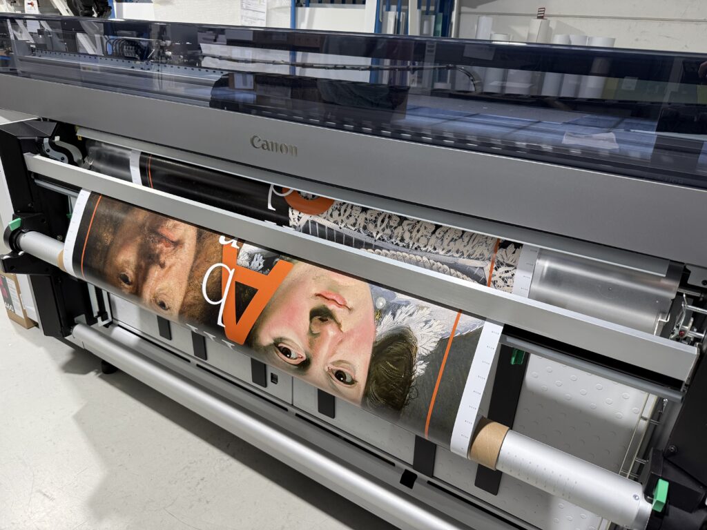 Frans Hals Museum-posters op de rol van de Canon Colorado M5W