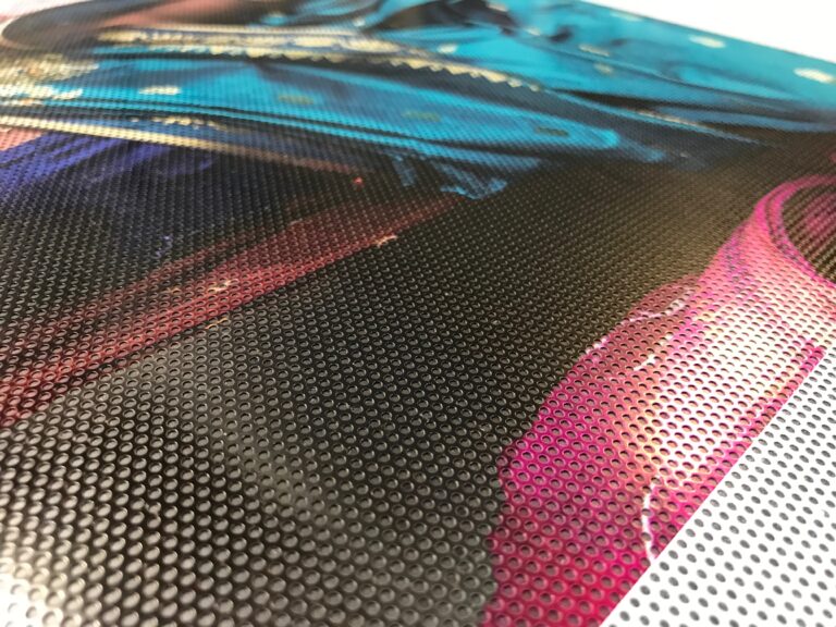Detail van bedrukte One Way Vision raamfolie